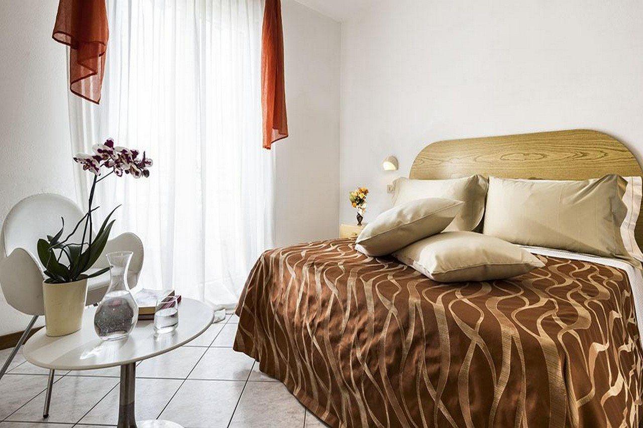 Hotel Capinera Ріміні Екстер'єр фото