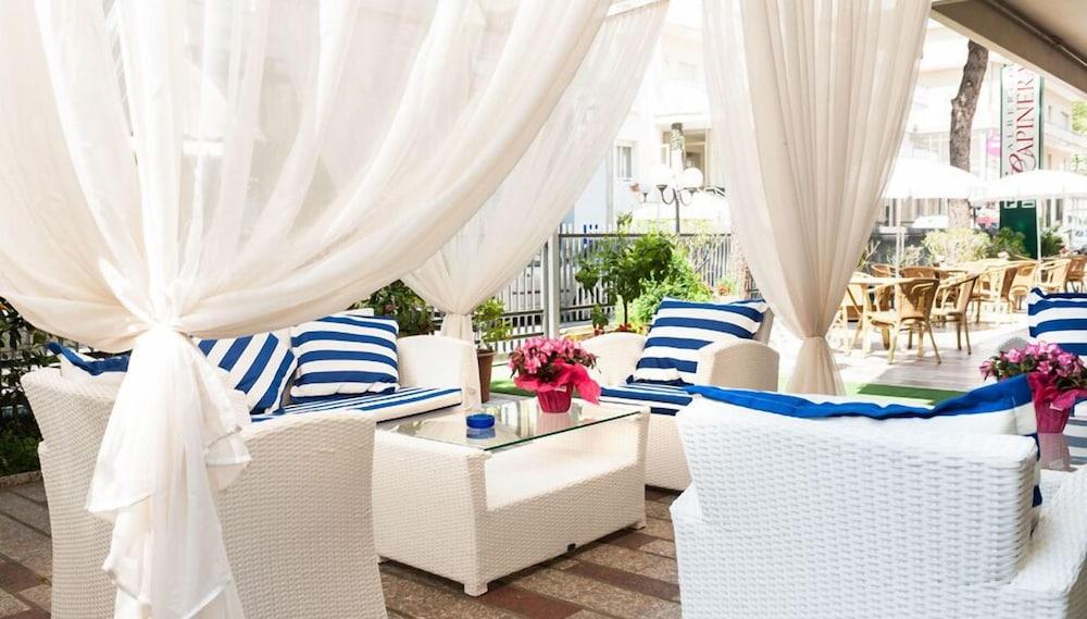 Hotel Capinera Ріміні Екстер'єр фото