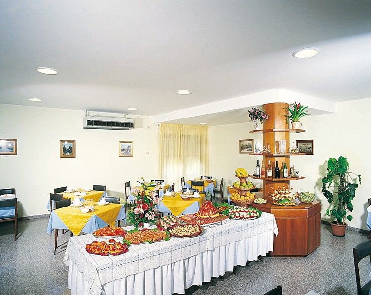 Hotel Capinera Ріміні Екстер'єр фото