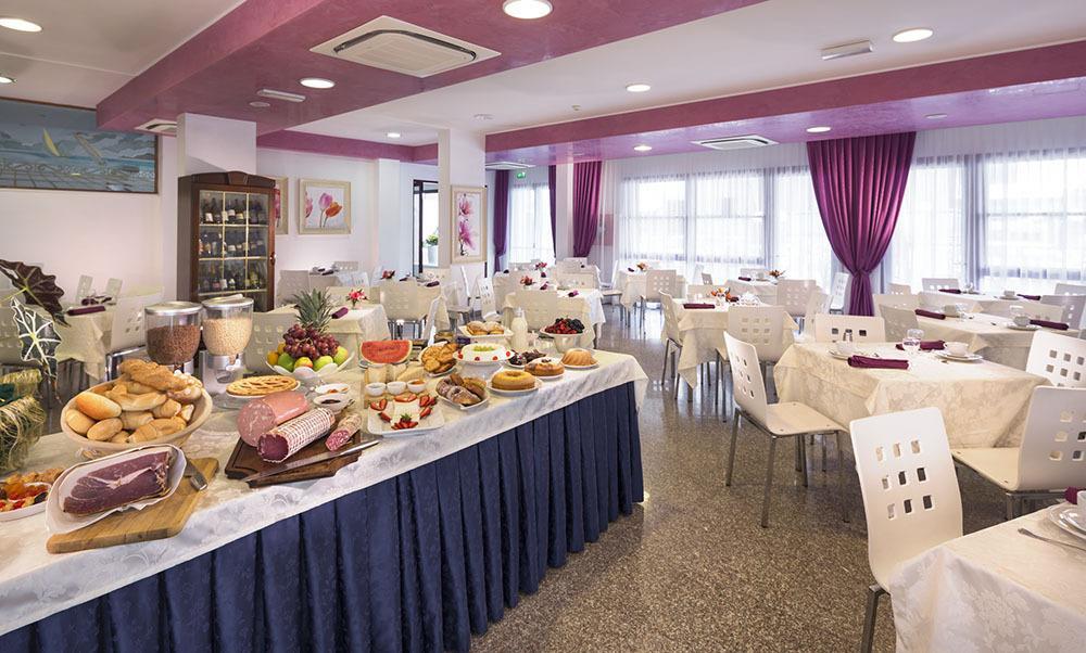 Hotel Capinera Ріміні Екстер'єр фото
