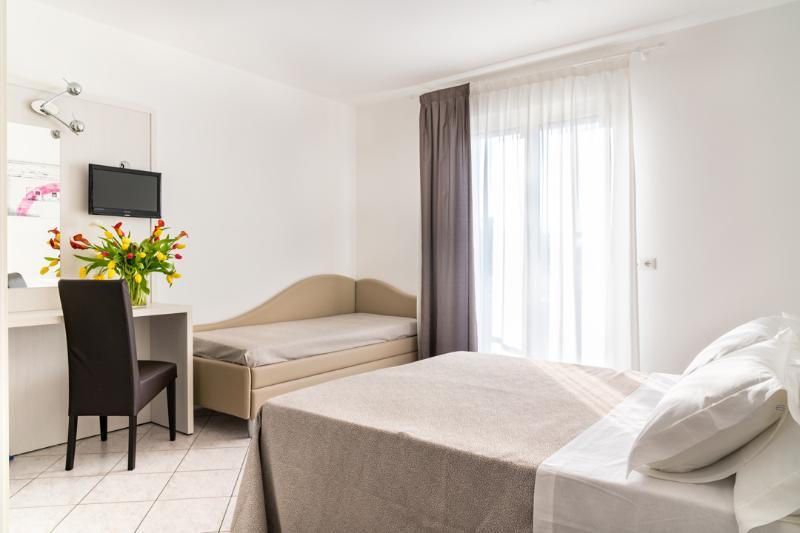 Hotel Capinera Ріміні Екстер'єр фото